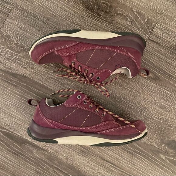 LL Bean Women's Snow Sneakers 4, Low Lace-Up - Picture 5 of 8